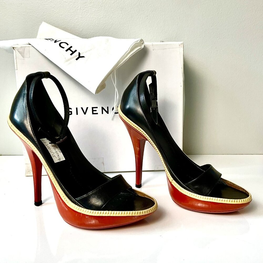 VNT Givenchy Black Leather Platform Sandals Red Sole EU 39